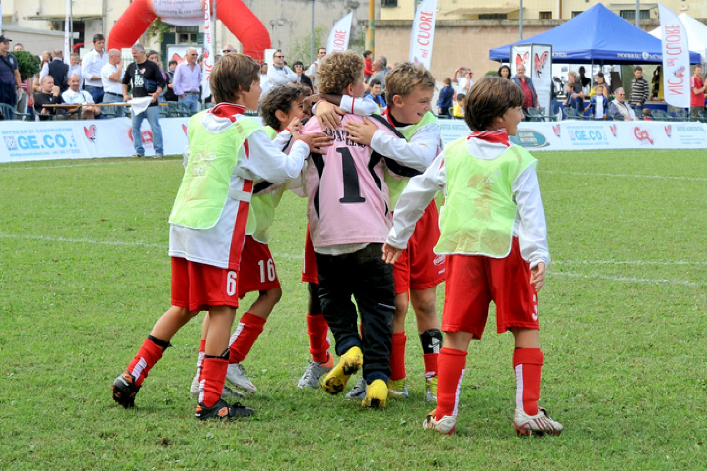 Porte aperte al calcio giovanile. Calcio Dilettante dalla parte dei più piccoli