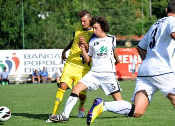 I Peroni e il pallone, passione senza confini. Quarantottomila chilometri per il calcio e non sentirli