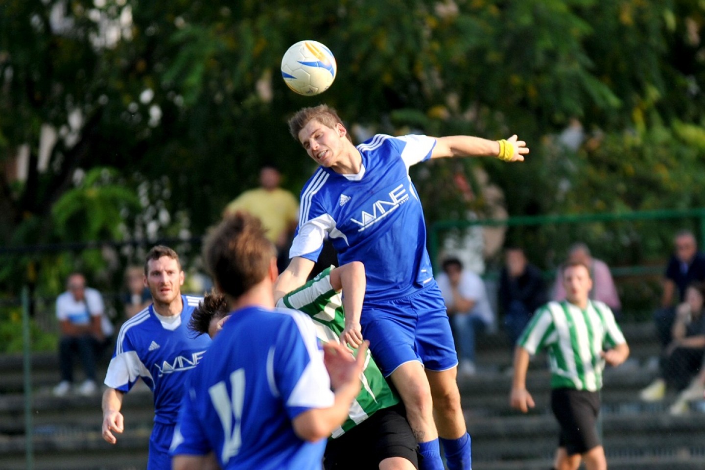 Roncà, per la salvezza ci sono i centri di bomber Menini. Il fantasista: “Per me momento d’oro. Spero di aiutare la squadra a salvarsi senza play-out”