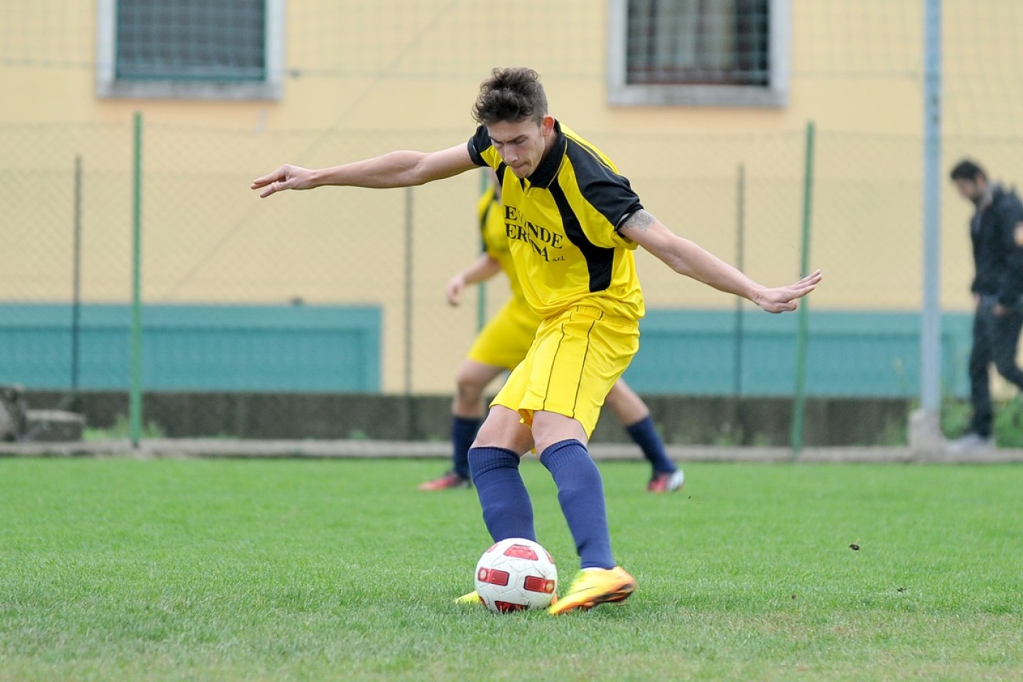 L’Isola Rizza affonda il Grezzana e riapre il campionato: otto squadre in quattro punti. La felicità di Di Paola: “Era una vita che non battevo una capolista, dedico il successo ad Alberto Cantachin”