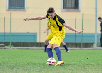 L’Isola Rizza affonda il Grezzana e riapre il campionato: otto squadre in quattro punti. La felicità di Di Paola: “Era una vita che non battevo una capolista, dedico il successo ad Alberto Cantachin”